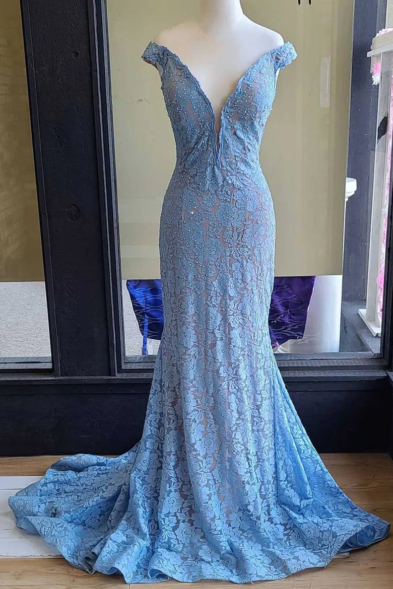Vestido de fiesta largo de encaje con hombros descubiertos